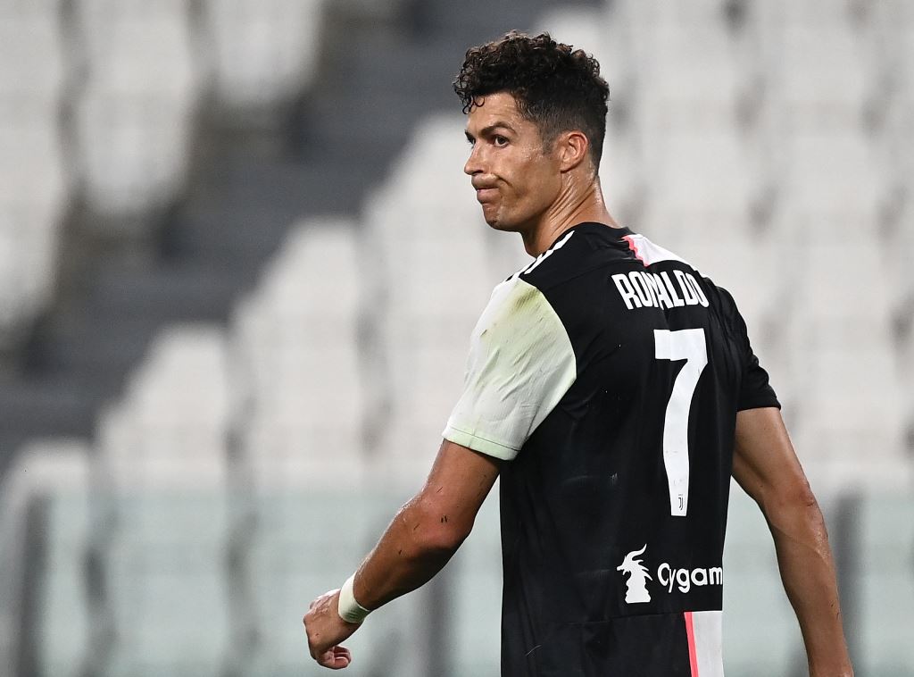 Menghitung Gaji Cristiano Ronaldo Hingga Tiap Detik