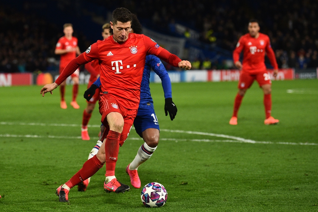 Prediksi Skor Barcelona Vs Napoli Dan Bayern Muenchen Vs Chelsea Versi Bung Medcom Id