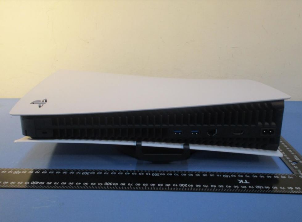 Beredar Foto Asli Ps5 Ukurannya Bongsor