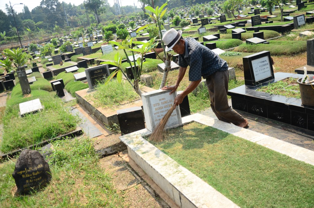 Legislator Minta Izin Sewa Makam Di Jakarta Dipermudah