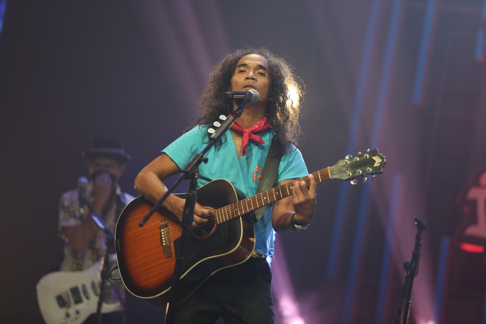 Slank Bagikan Takjil Gratis
