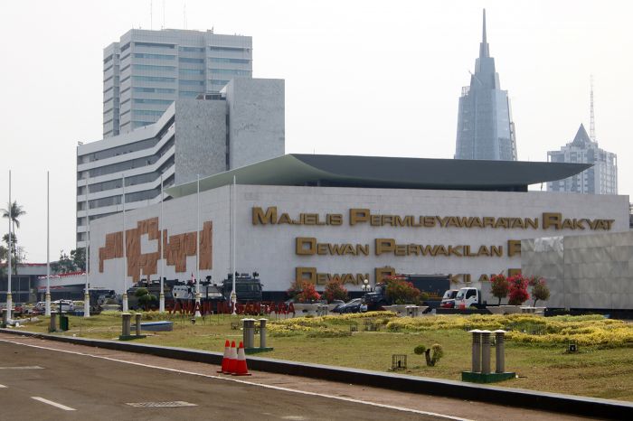 Dpr Setujui Amnesti Untuk Saiful Mahdi<script async src=
