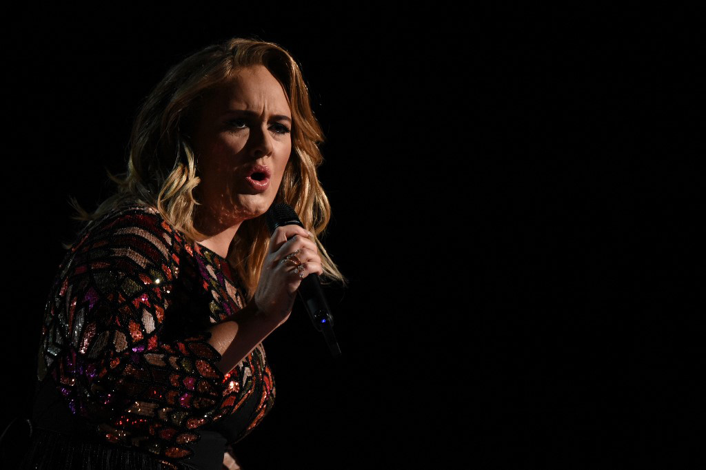 Adele Sebut Album Barunya Sebagai Surat Untuk Sang Buah Hati<script async src=