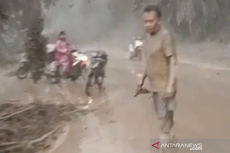 Gunung Semeru Berstatus Waspada