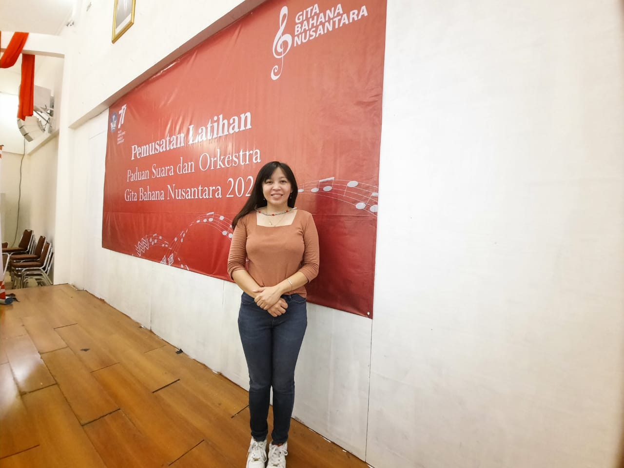 Nathania, Konduktor Perempuan Pertama Gita Bahana Nusantara Doktor Lulusan Boston University