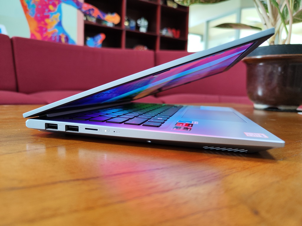 Asus Vivobook Pro 14 OLED M3400, Tampilan Menawan Spesifikasi Lumayan