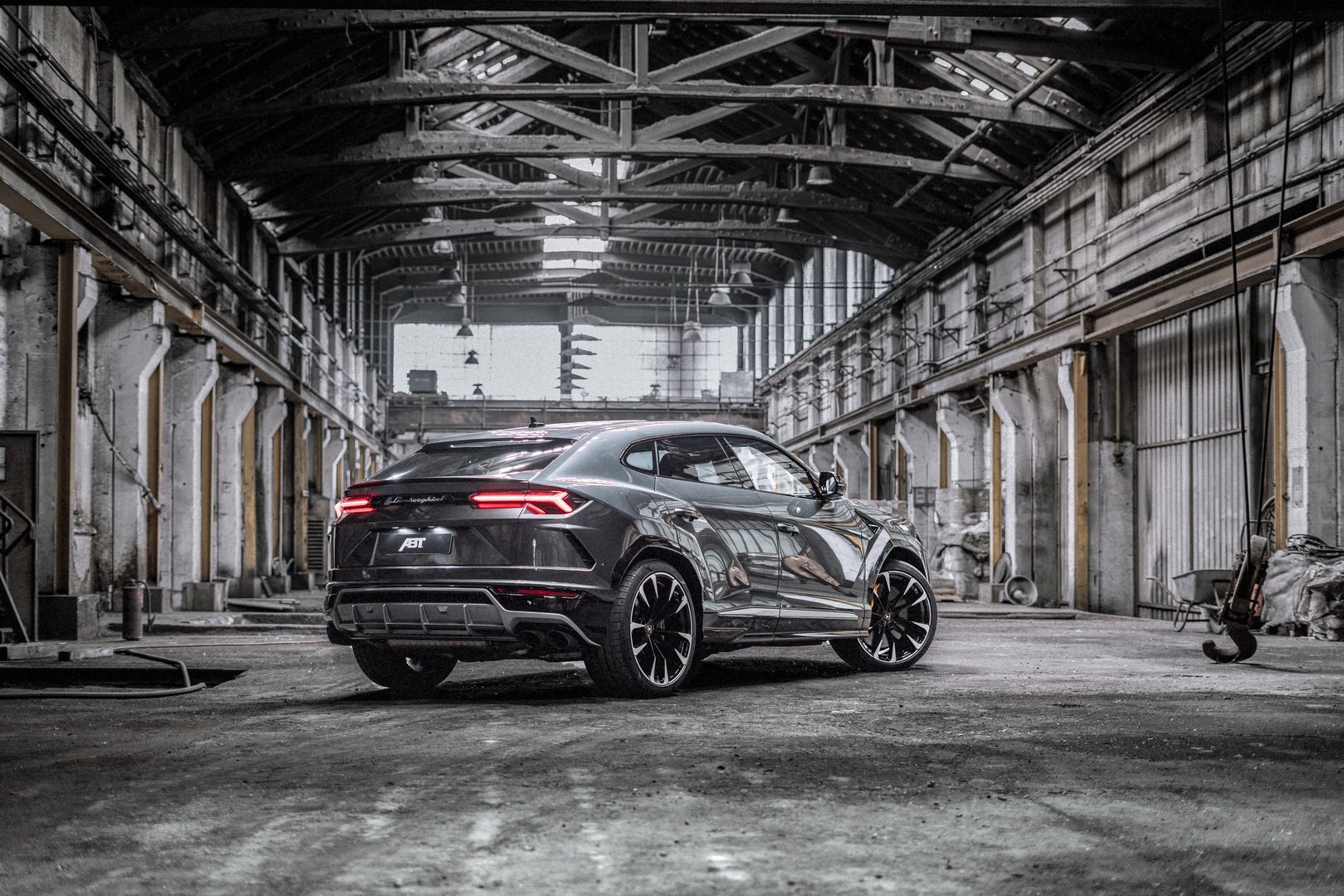 ABT Suntik Tenaga Lamborghini Urus hingga 700 Daya Kuda