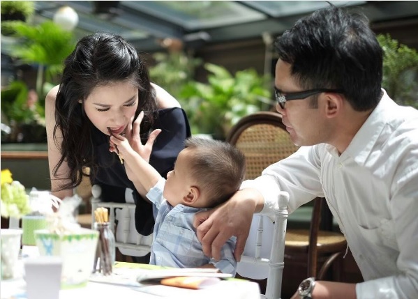 Laura Basuki Disiplinkan Makan Anak