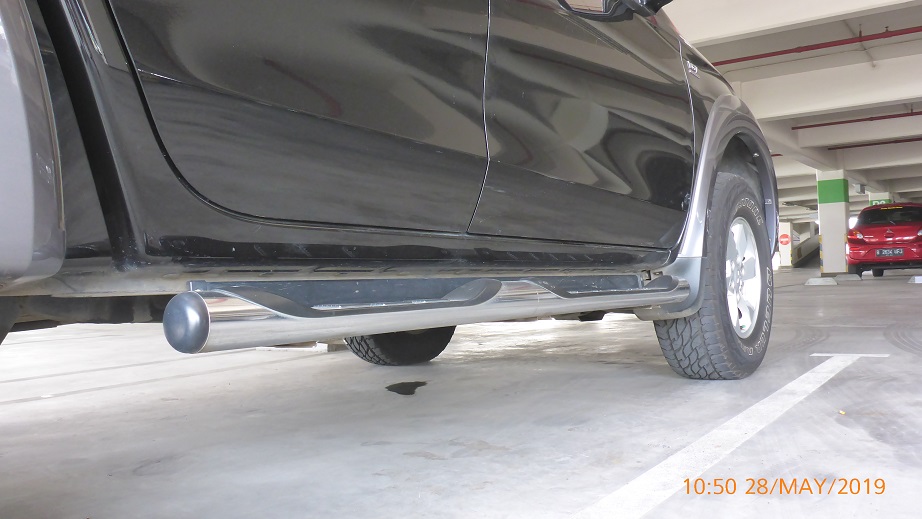 Ribuan Unit Mitsubishi Triton Recall karena Foot Step