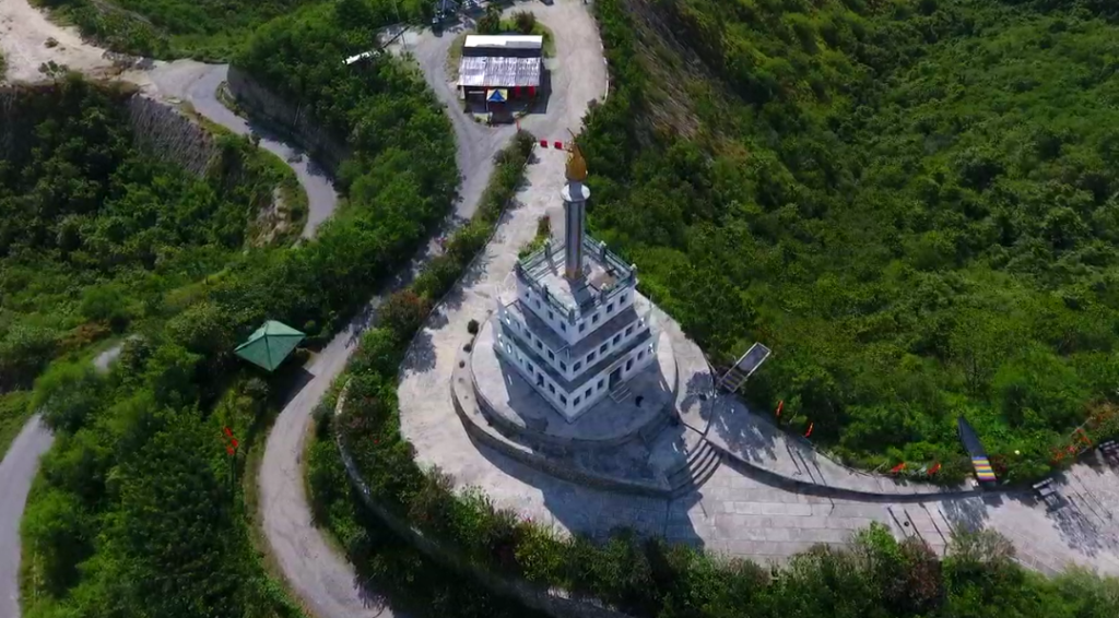 Melihat Indahnya Kota Palu Melalui Tugu Perdamaian Nosarara Nosabatutu