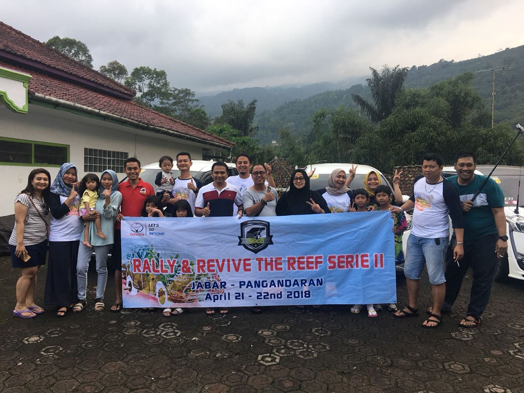 <i>Touring</i> dan Tanam Terumbu Karang ala Tosca