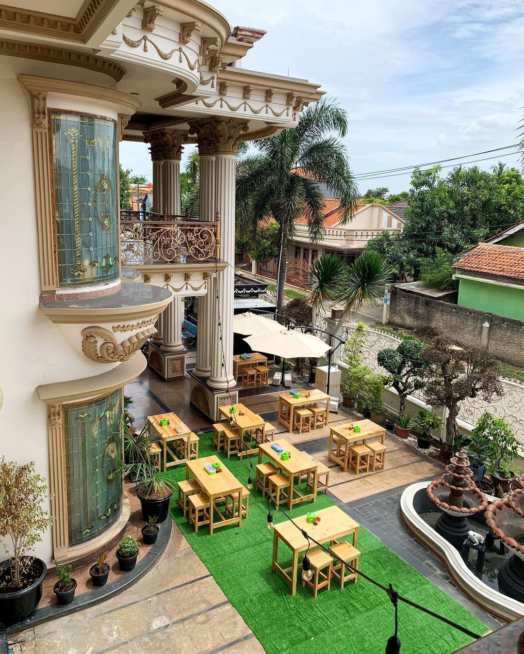 6 Fakta Rumah Mewah Muzdalifah yang Disulap Menjadi Kafe