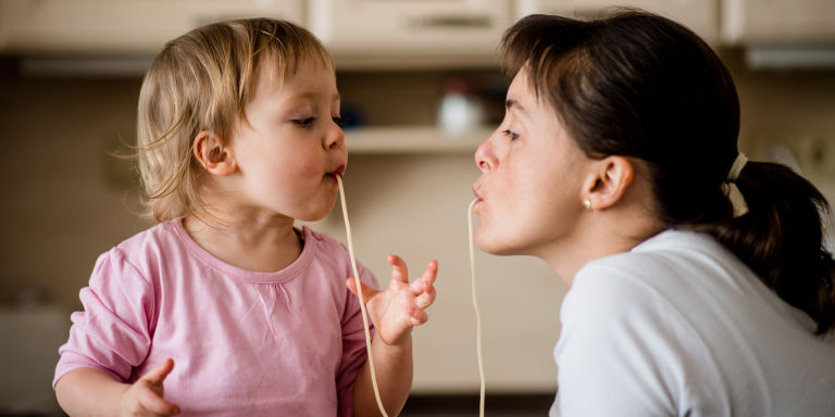 Manfaat Mengikuti Cara Makan Anak-anak untuk Kesehatan