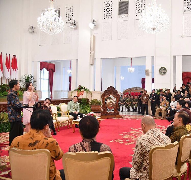 Bahagianya Raisa Dapat Sepeda dari Presiden Jokowi