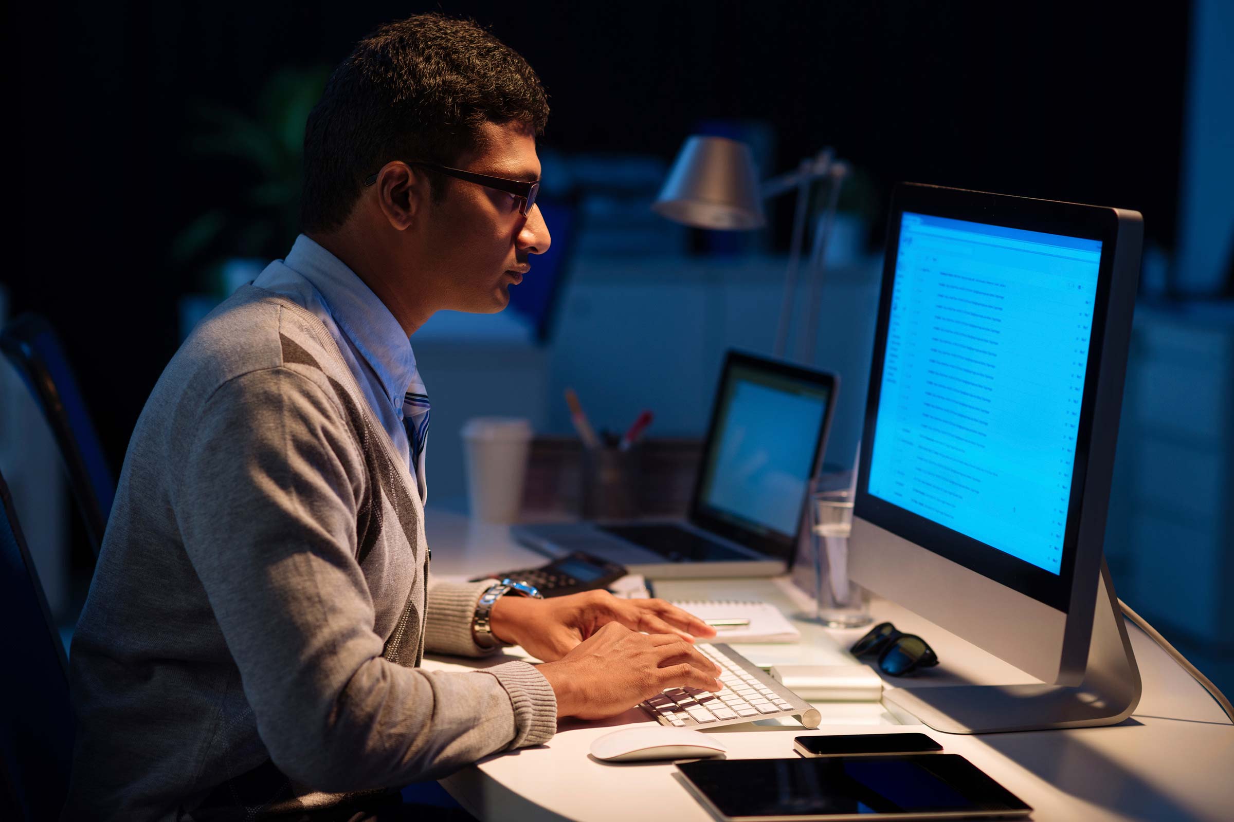 Ini 3 Tanda Anda Seorang Workaholic