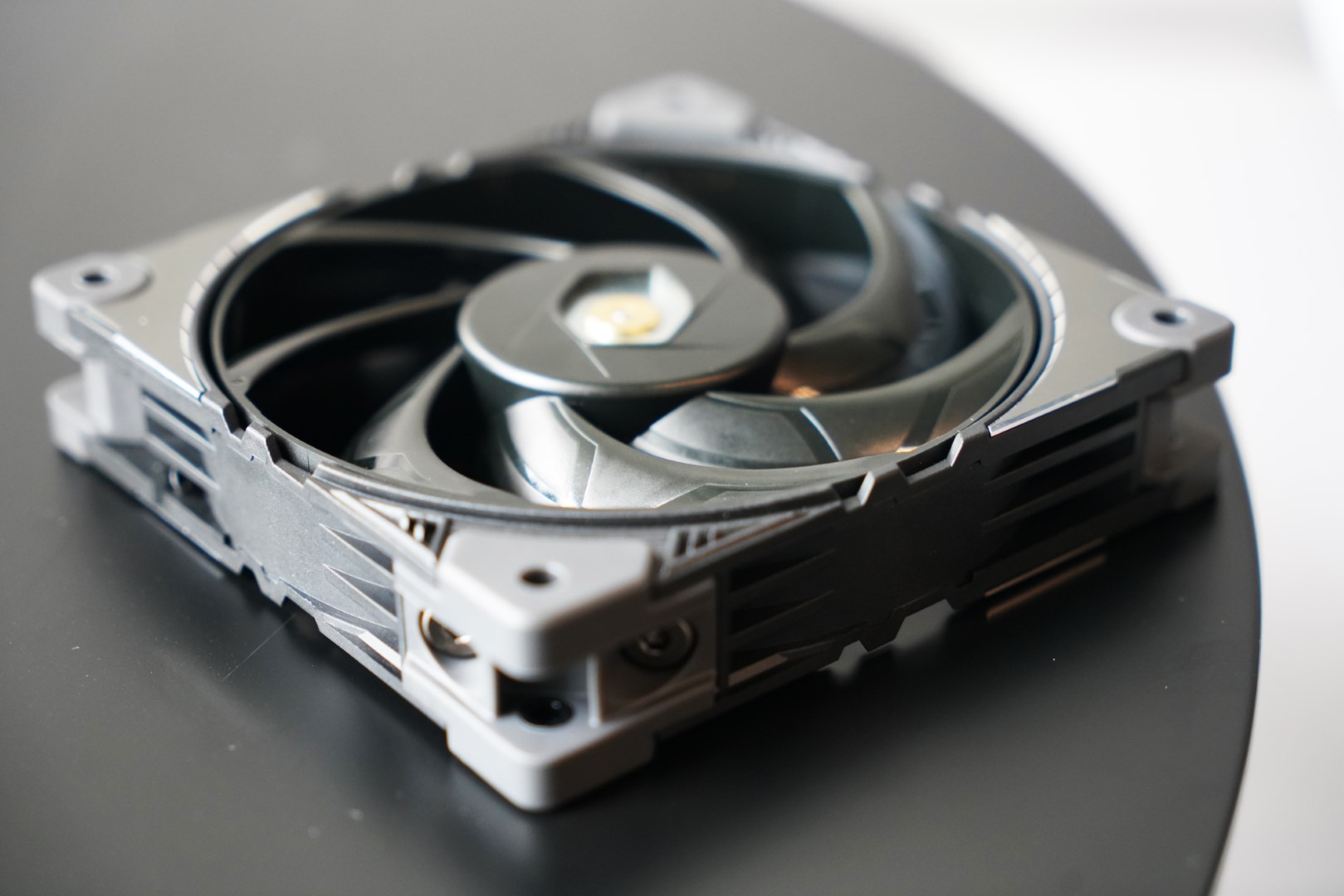 Cooler Master Rilis MasterFan SF 120M, Fokus ke Performa