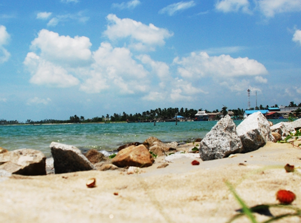 Berburu Internet Gratis di Natuna