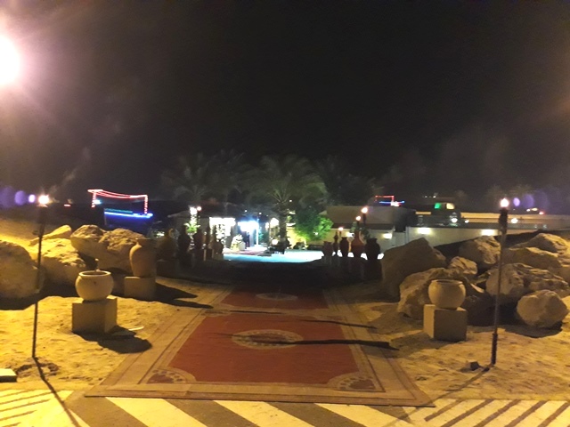 Al Hadheerah Bab Al Shams, Makan Malam Bermenu Bintang