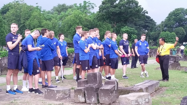 Timnas Islandia Wisata ke Candi Prambanan