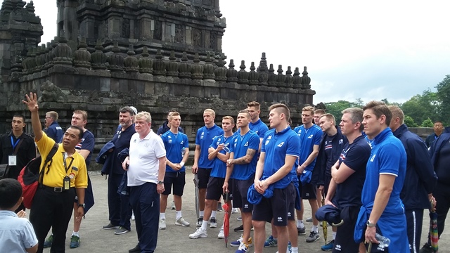 Timnas Islandia Wisata ke Candi Prambanan