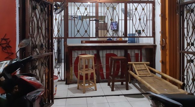 Penolong yang Ilegal