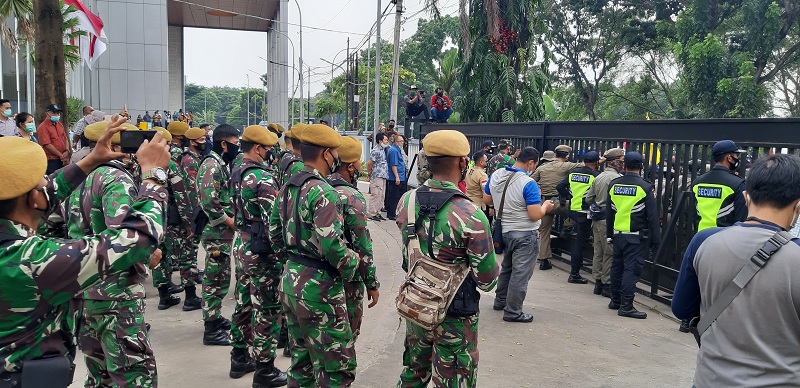 Aksi di Tangsel, Ketua DPRD Diminta Menemui Massa