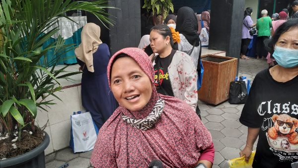 Senyum Merekah Warga Maguwoharjo Dapat Bahan Pokok Murah dari Bazar Kemendag