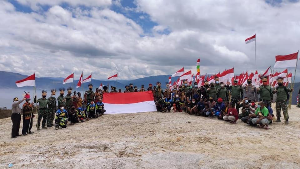 Aksi Pangdam Kasuari Pimpin Touring Merah Putih di Papua