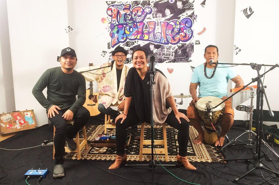 Lima Pasangan Suami Istri yang Tergabung di Satu Grup Musik