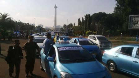 Ribuan Massa PPAD Geruduk Kemenkominfo