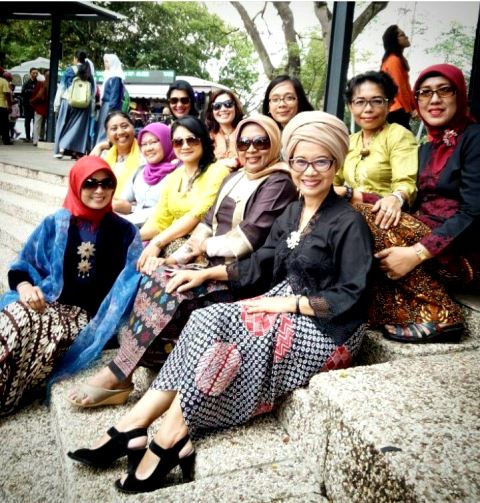 Tiada Hari Tanpa Kebaya Ala Lia Nathalia Bukti Cinta Indonesia Sepenuhnya Contact nathalia lima on messenger. tiada hari tanpa kebaya ala lia