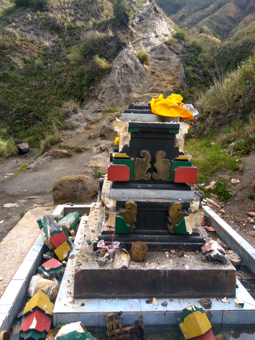 3 Lokasi Sembahyang di Bromo Dirusak