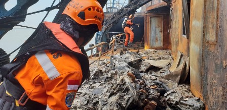 Tim SAR Sisir Bangkai Kapal KM Gerbang Samudera I
