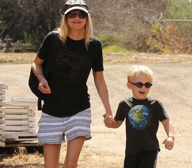 Chris Pratt dan Anna Faris Menghabiskan Waktu Bersama Sang Anak