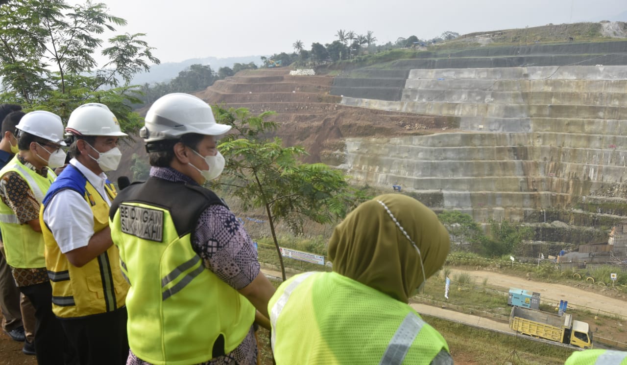Airlangga: Bendungan Sukamahi Bantu Jakarta Kendalikan Banjir