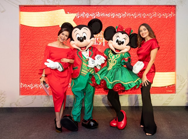 Kemeriahan Natal Ditemani Mickey dan Minnie Mouse