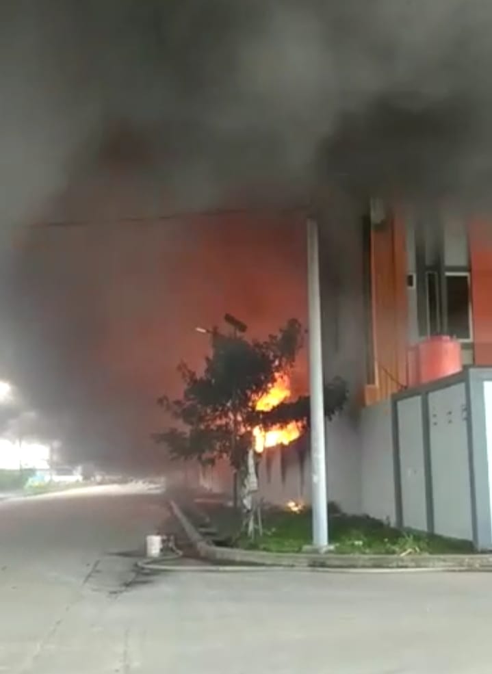 Pabrik Korek Api di Tangerang Terbakar