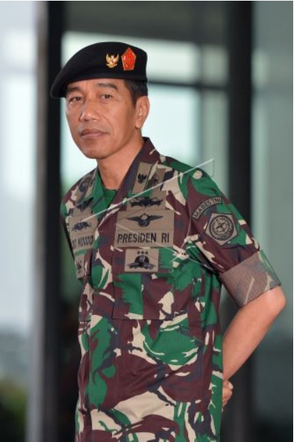 [Cek Fakta] Foto Presiden Jokowi Bergaya Ala Boyband? Ini Faktanya