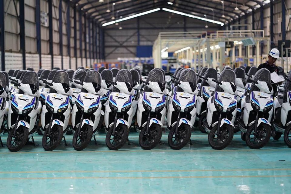 Gesits Pakai Desain striping Motor Secara Ilegal?