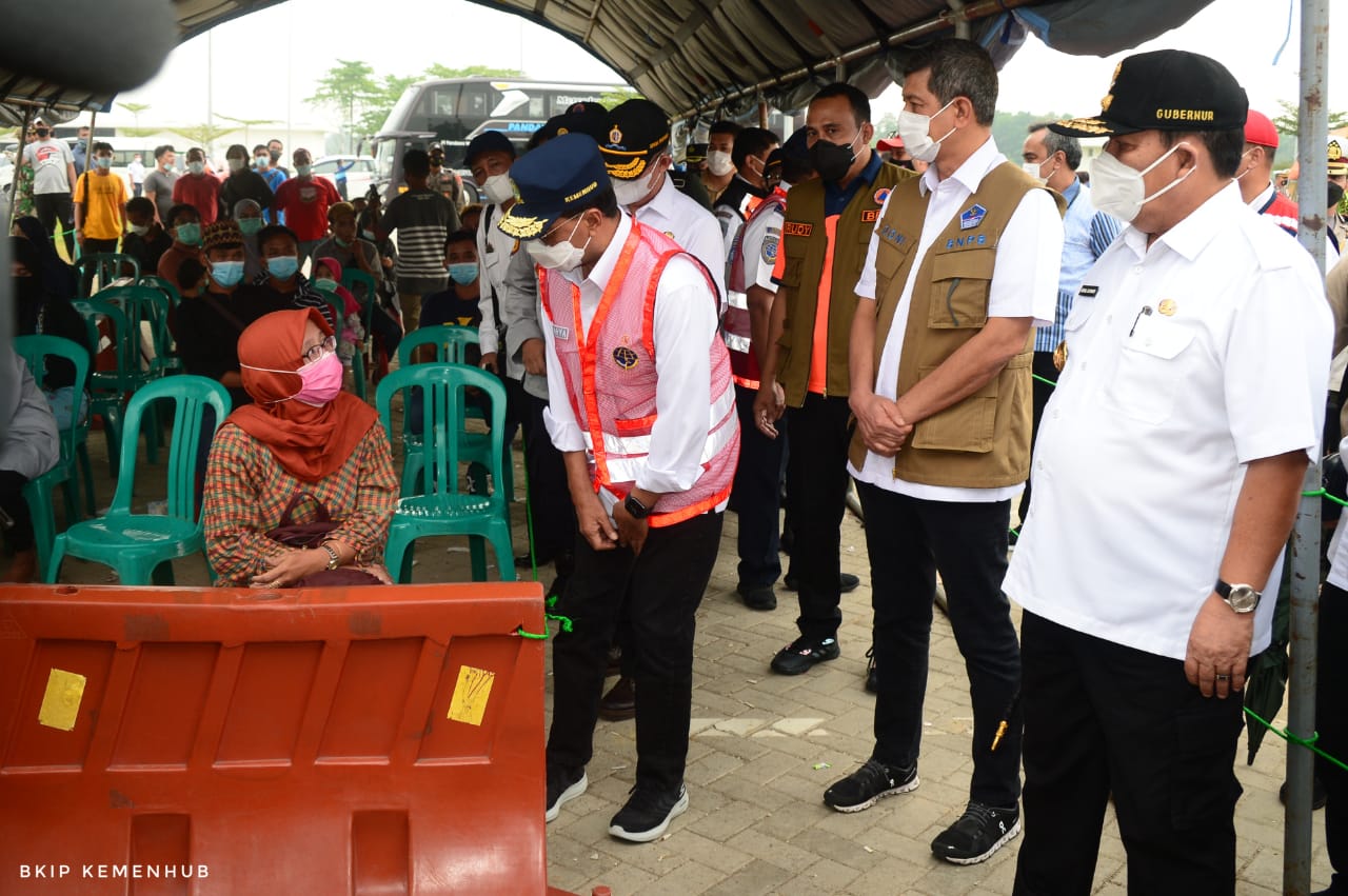 Menhub: Masyarakat dari Sumatra ke Jawa Wajib Tes Rapid Antigen