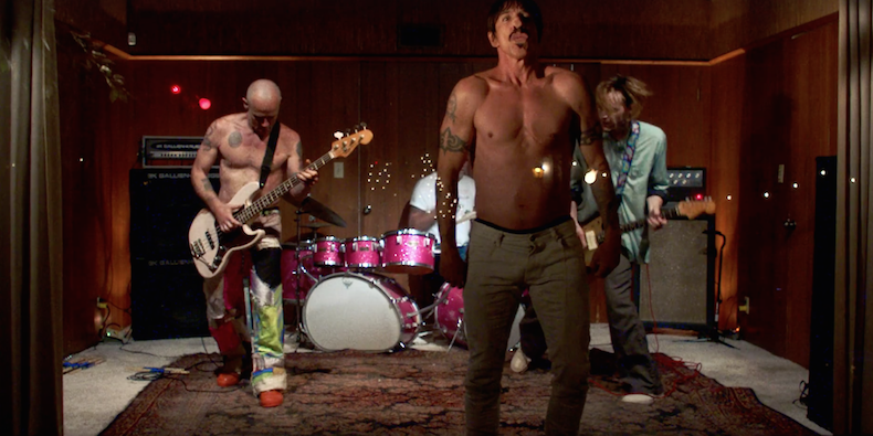 Olivia Wilde Sutradarai Video Musik Terbaru Red Hot Chili Peppers