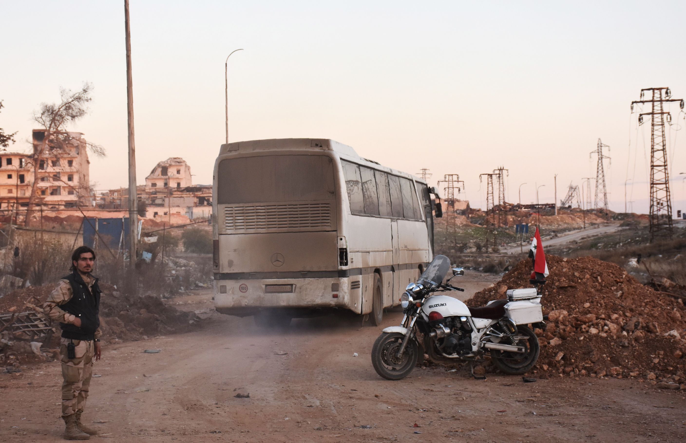 Evakuasi di Aleppo Berlanjut Meski Lima Bus Dibakar
