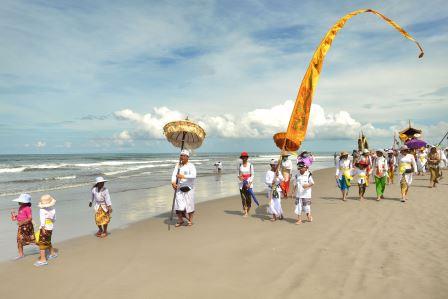 Rangkaian Melasti Jelang Nyepi