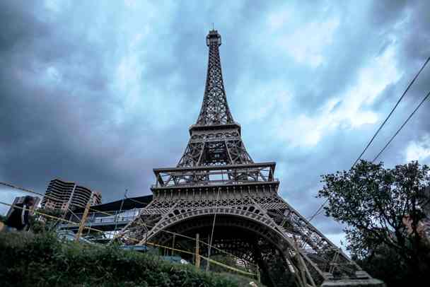 Menara 'Eiffel' Pindah ke Kolombia