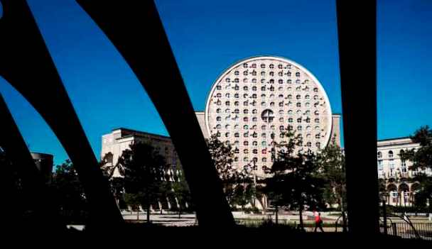 Kompleks Hunian 'Keju' di Pinggiran Paris