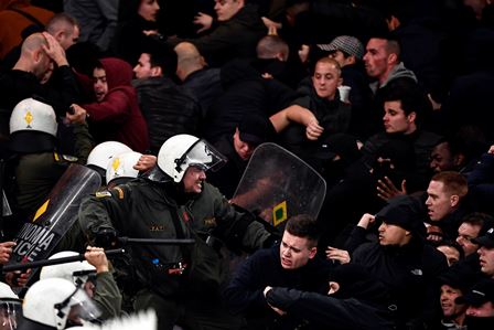 Ledakan Bom Molotov Ganggu Laga AEK vs Ajax