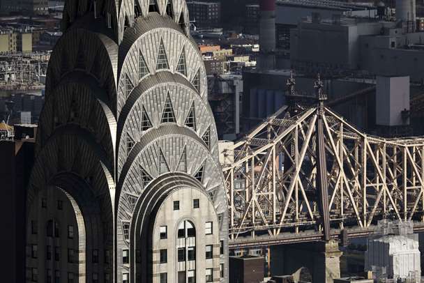 The Chrysler Building, 11 Bulan Tertinggi Dunia