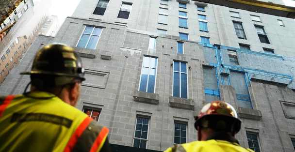 220 Central Park South, 'Sarangnya' Para 'Dewa'