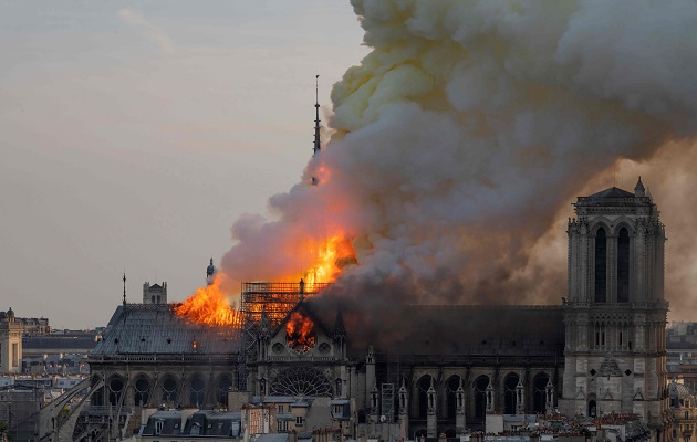 Prancis Tolak Ide Trump Terkait Kebakaran Notre Dame