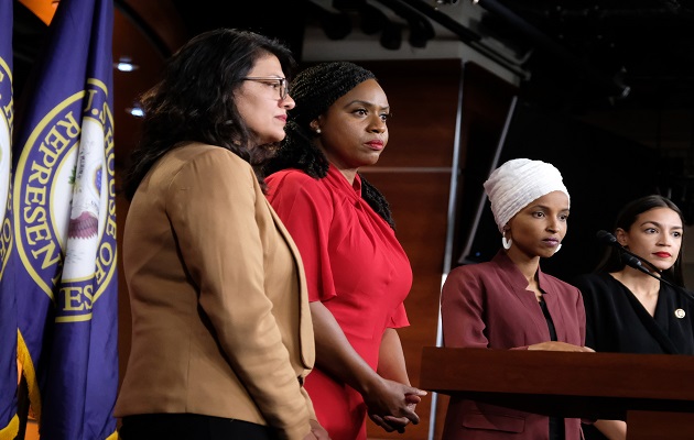 Demokrat dan Republik Kecam Serangan Rasis Trump
